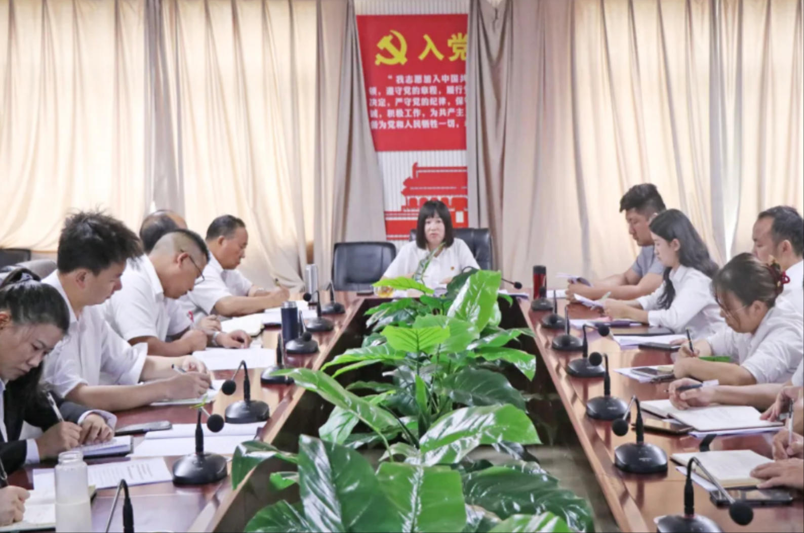 【支部动态】加强思政课堂建设 提升思政育人质量——我校召开思政课堂专题工作部署会议